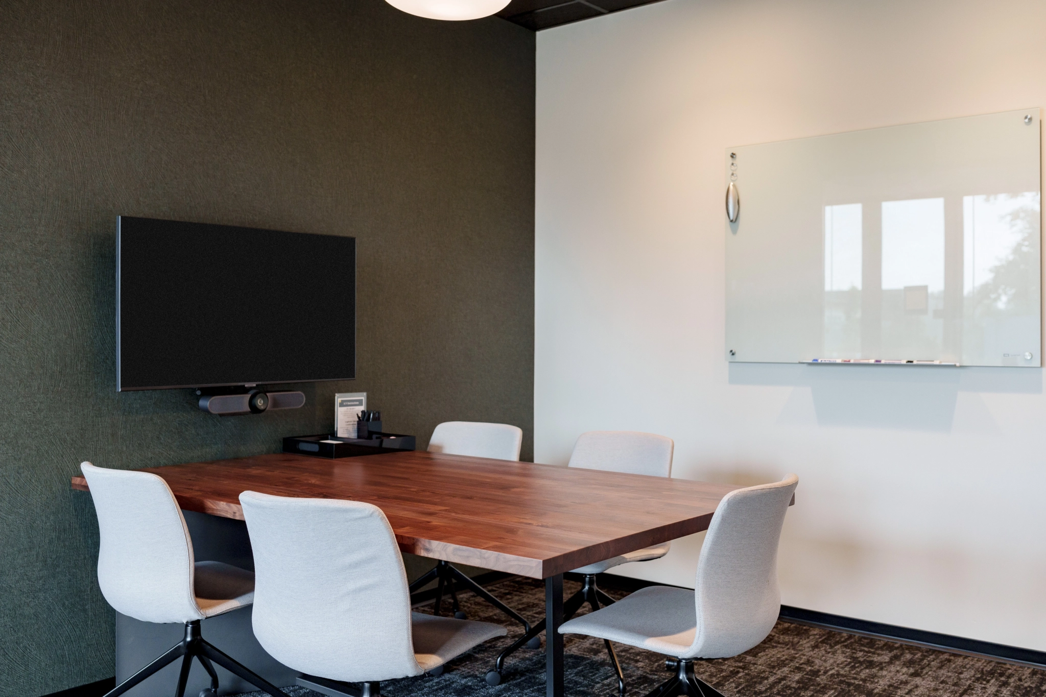 6 Meeting Rooms