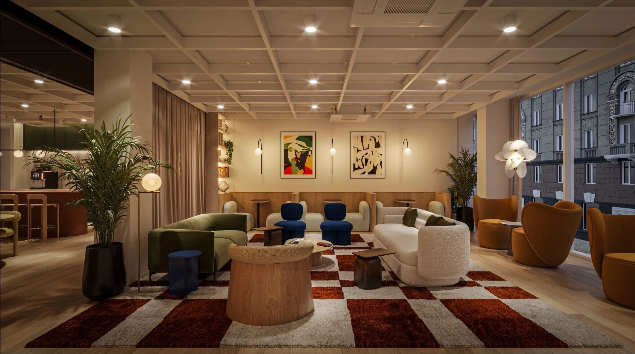 Modernes Wohnzimmer mit zeitgenössischen Möbeln, kariertem Teppich, abstrakter Wandkunst, Zimmerpflanzen und großen Fenstern mit Blick auf die Gebäude der Stadt. Die warme Beleuchtung schafft eine gemütliche Arbeitsraumatmosphäre.