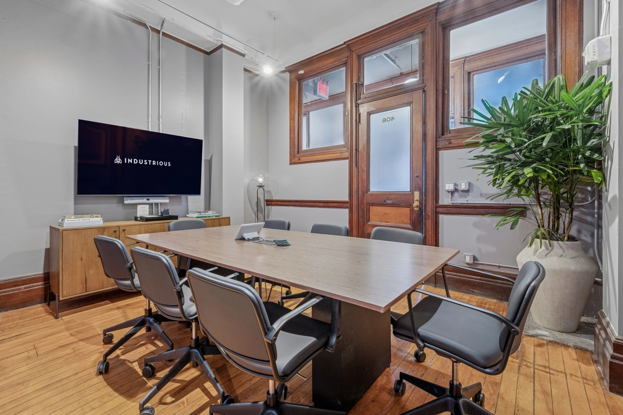 6 Meeting Rooms
